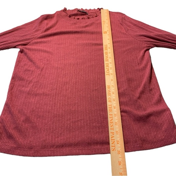 Magenta Crew Neck Long Sleeve Top Size Large - Picture 4 of 7